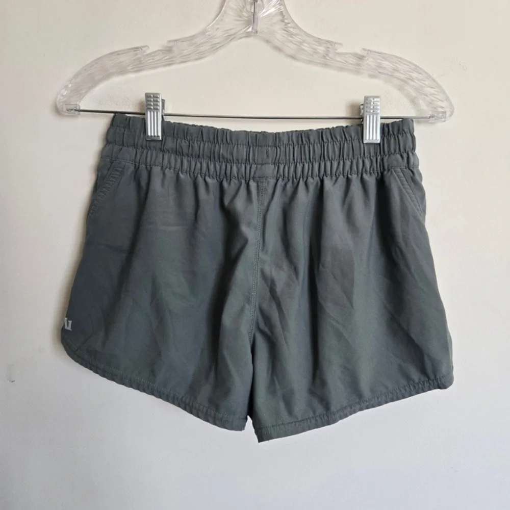 - Vuori Size Small Seafoam Green Relaxed Lines Athletic Casual Short Shorts - Picture 2 of 5